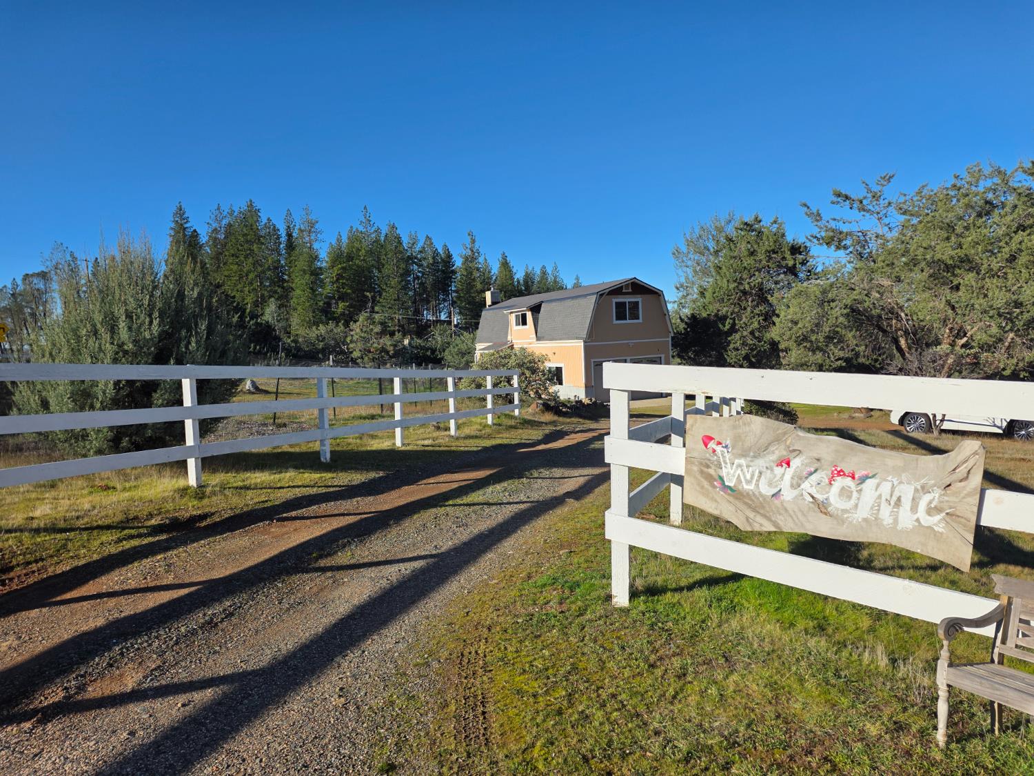 10402 Newtown Road Nevada City, CA 95959 - Photo 44 of 44 a view of a wooden fence