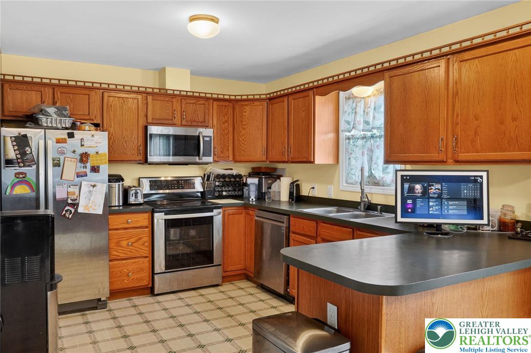 544 Bauer Road Bath, PA 18014 - Photo 7 of 47