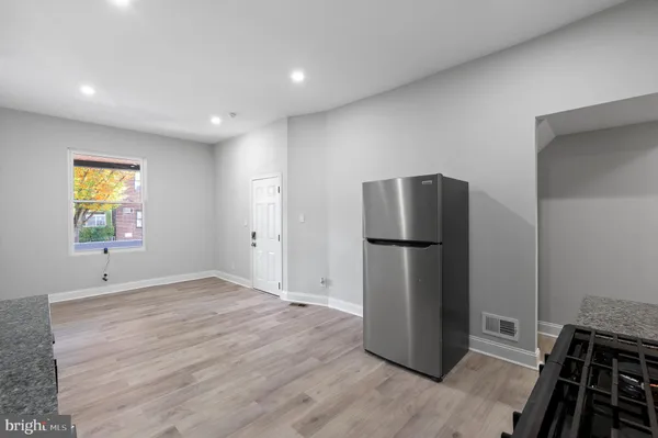 $1,400 | 5261 Larchwood Avenue, Unit 1, Philadelphia, PA 19143