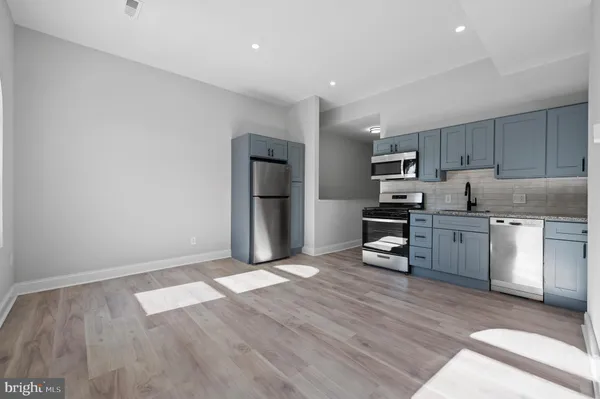 $1,400 | 5261 Larchwood Avenue, Unit 1, Philadelphia, PA 19143