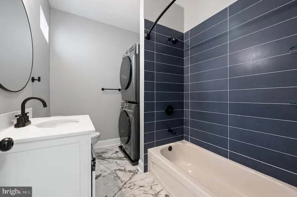 $1,400 | 5261 Larchwood Avenue, Unit 1, Philadelphia, PA 19143