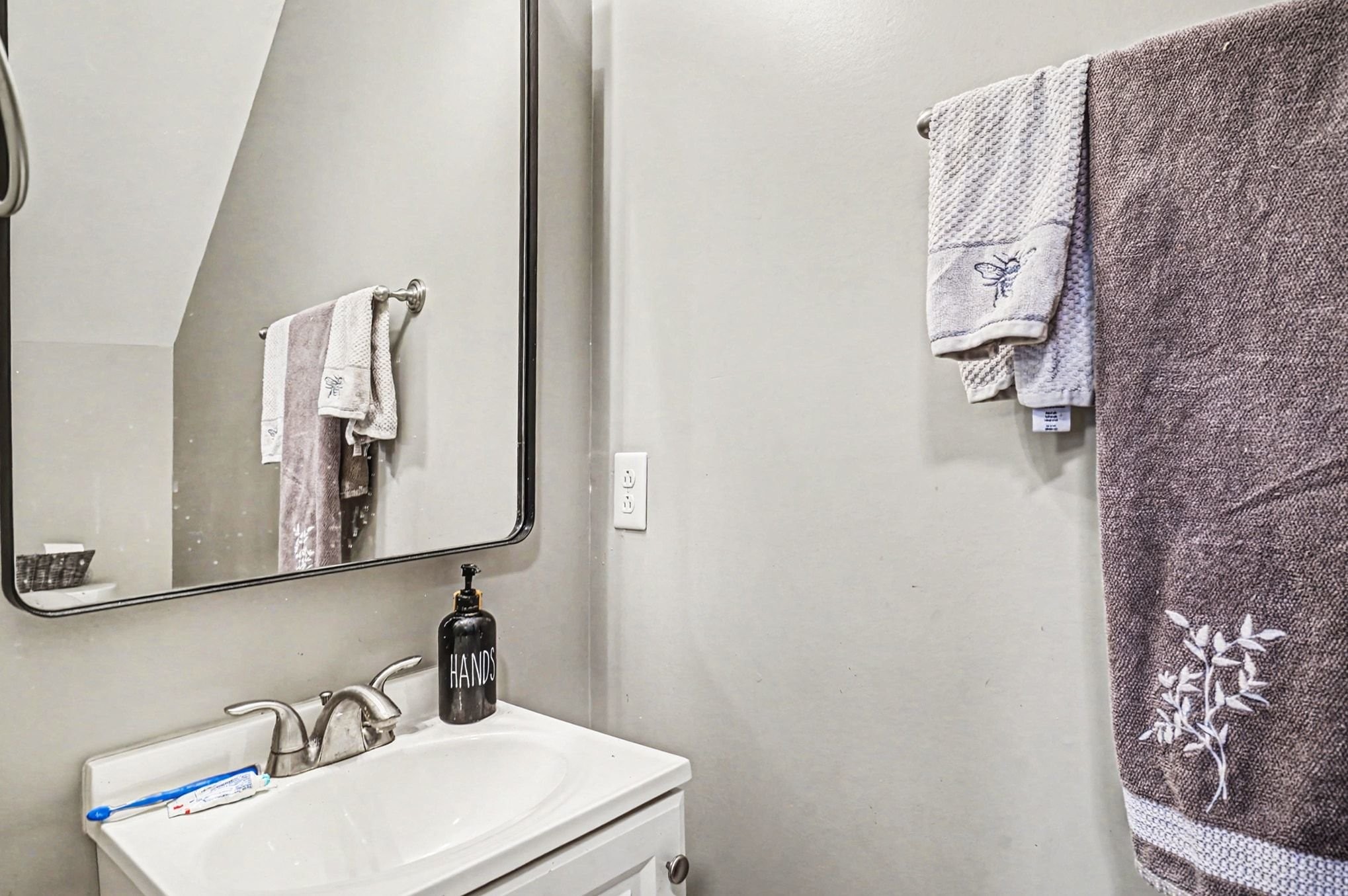 2202 Woodmont Drive Springfield, TN 37172 - Photo 21 of 50 a bathroom with a sink and a mirror