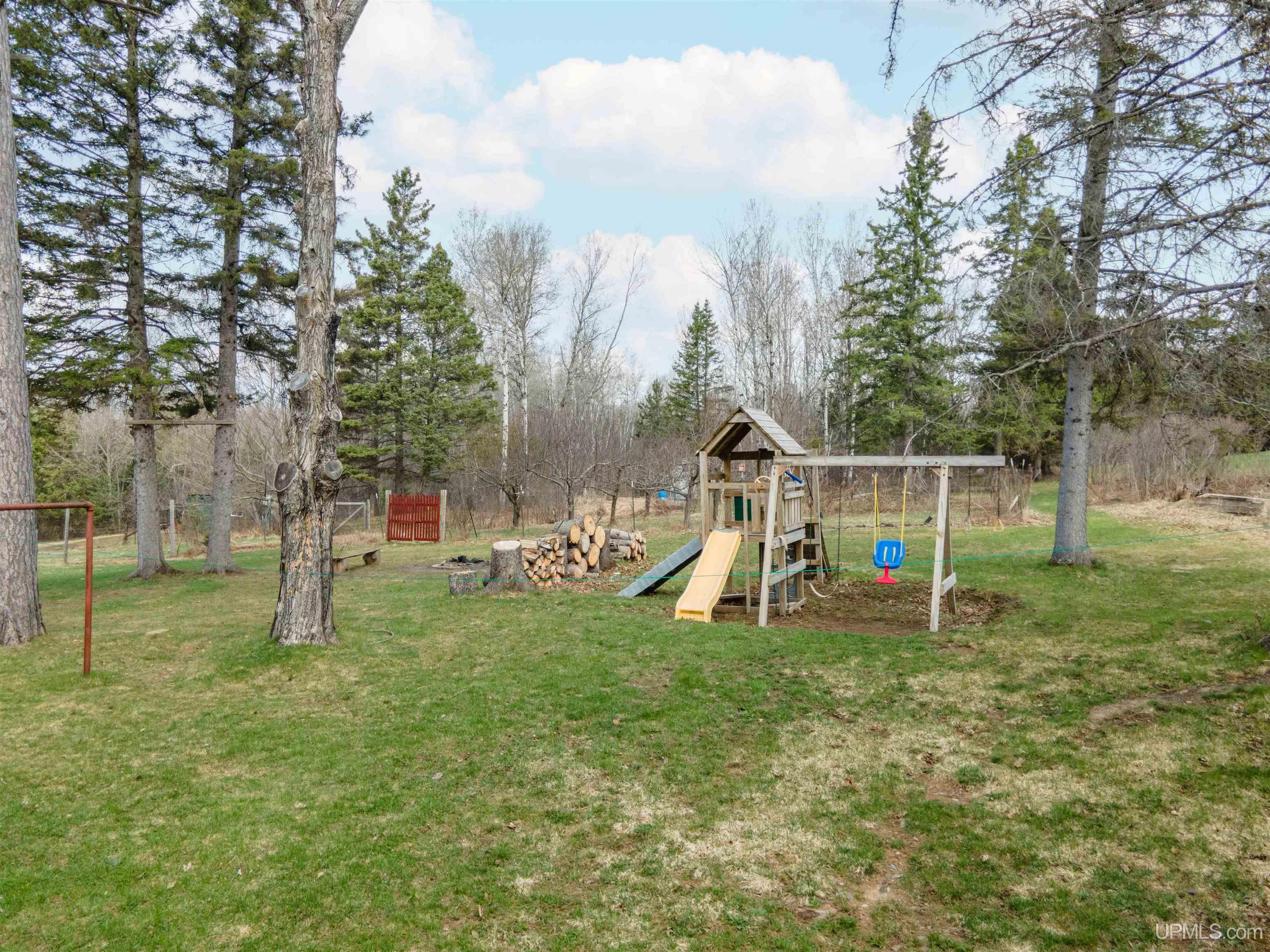 645 East Hunter Road Iron River, MI 49935 - Photo 34 of 37
