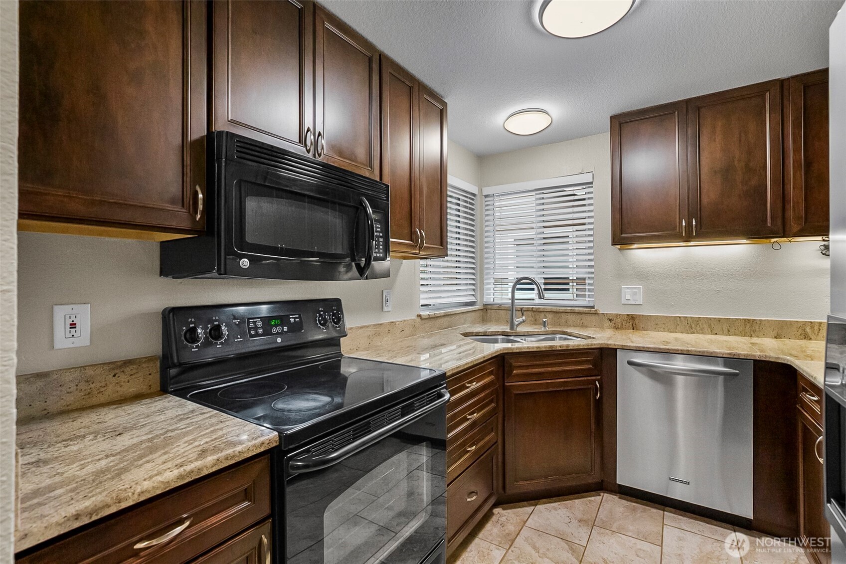 2114 186th Place Southeast Bothell, WA 98012 - Photo 12 of 40