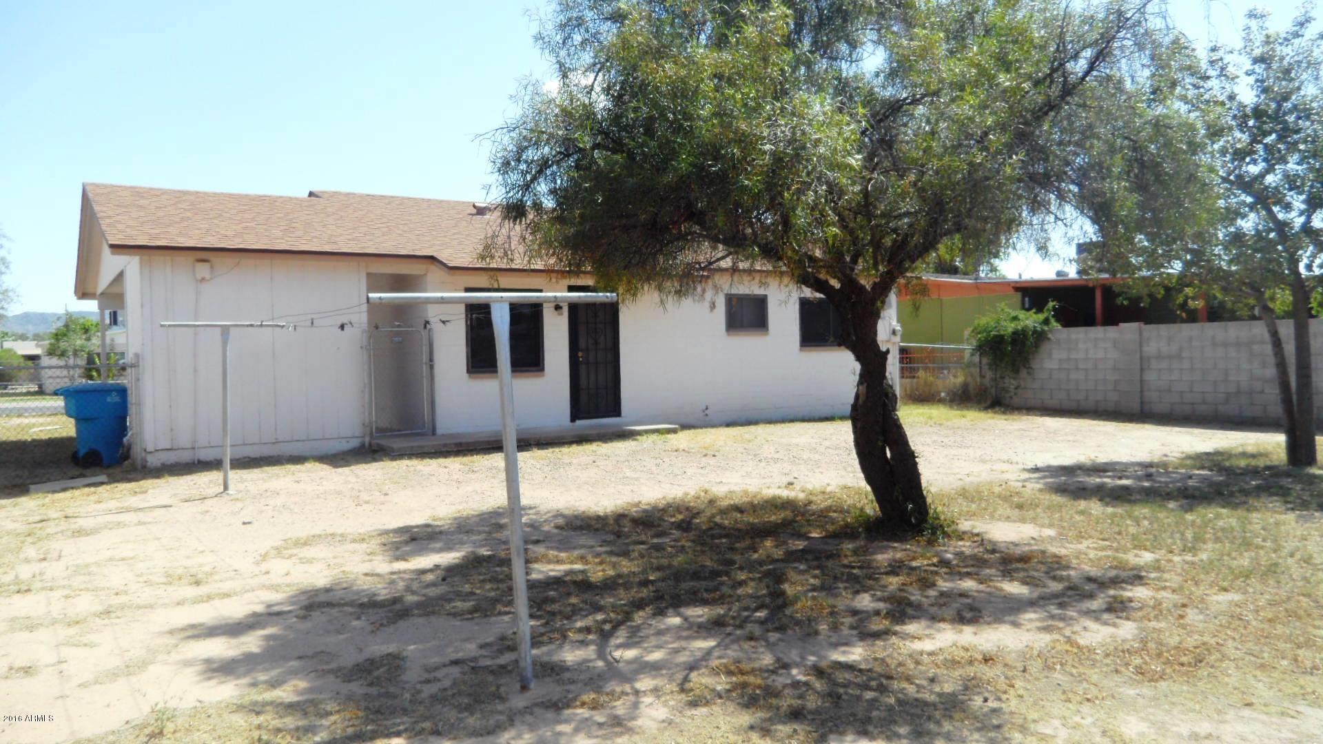 1802 West Pecan Road Phoenix, AZ 85041 - Photo 3 of 10 bkyard