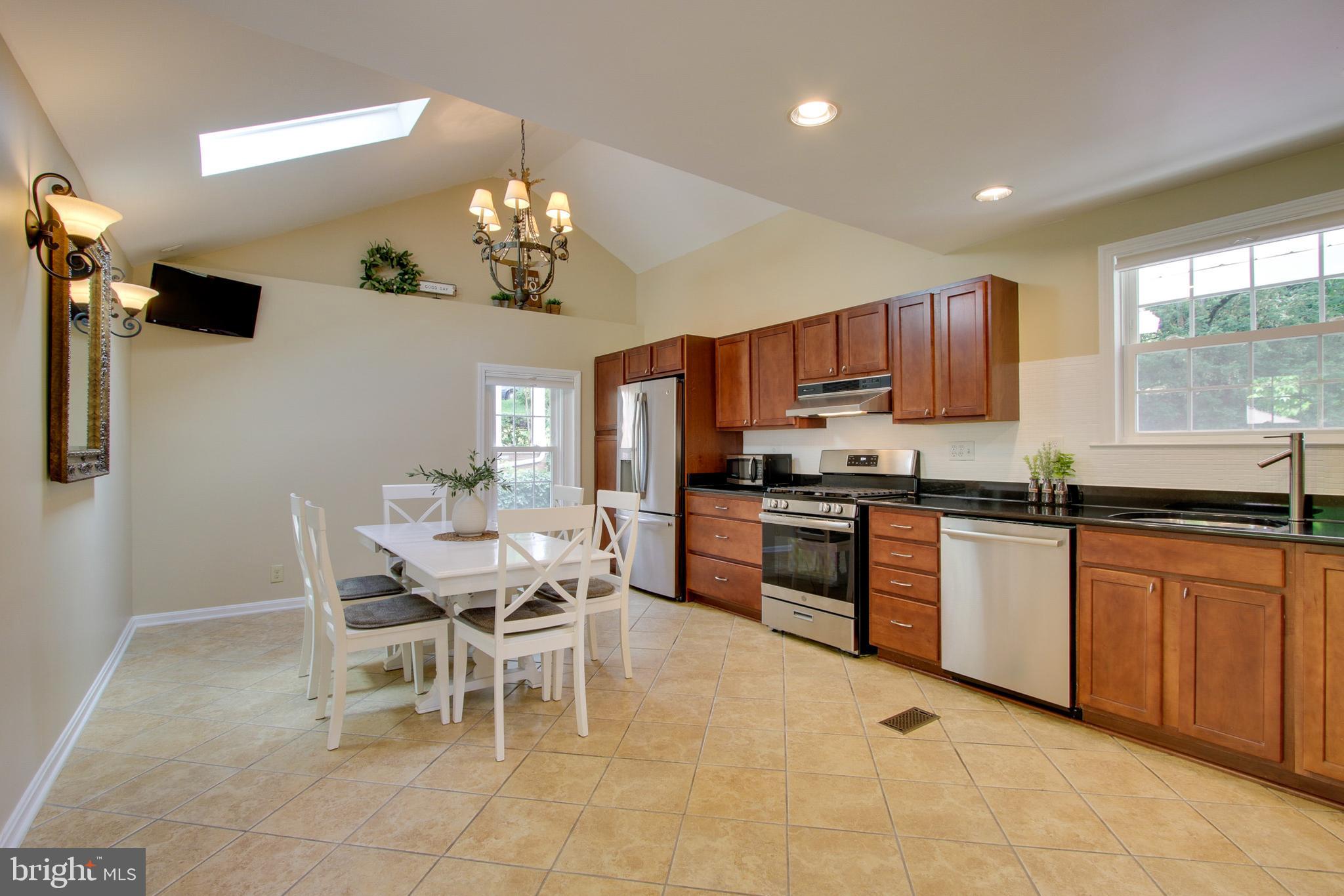 10 Overhill Road Catonsville, MD 21228 - Photo 18 of 52