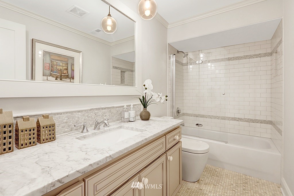 5663 Keystone Place North Seattle, WA 98103 - Photo 30 of 39 Gallery Image 30
