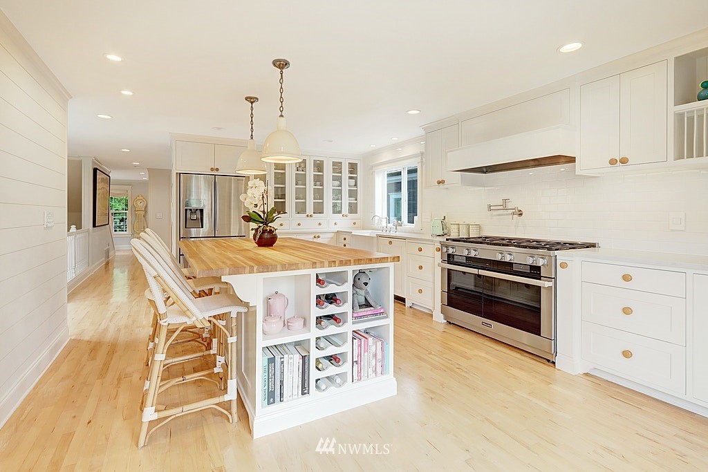 5663 Keystone Place North Seattle, WA 98103 - Photo 4 of 39 Gallery Image 4