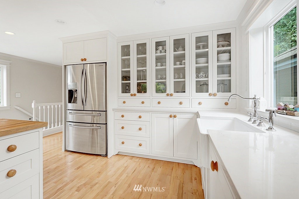 5663 Keystone Place North Seattle, WA 98103 - Photo 5 of 39 Gallery Image 5