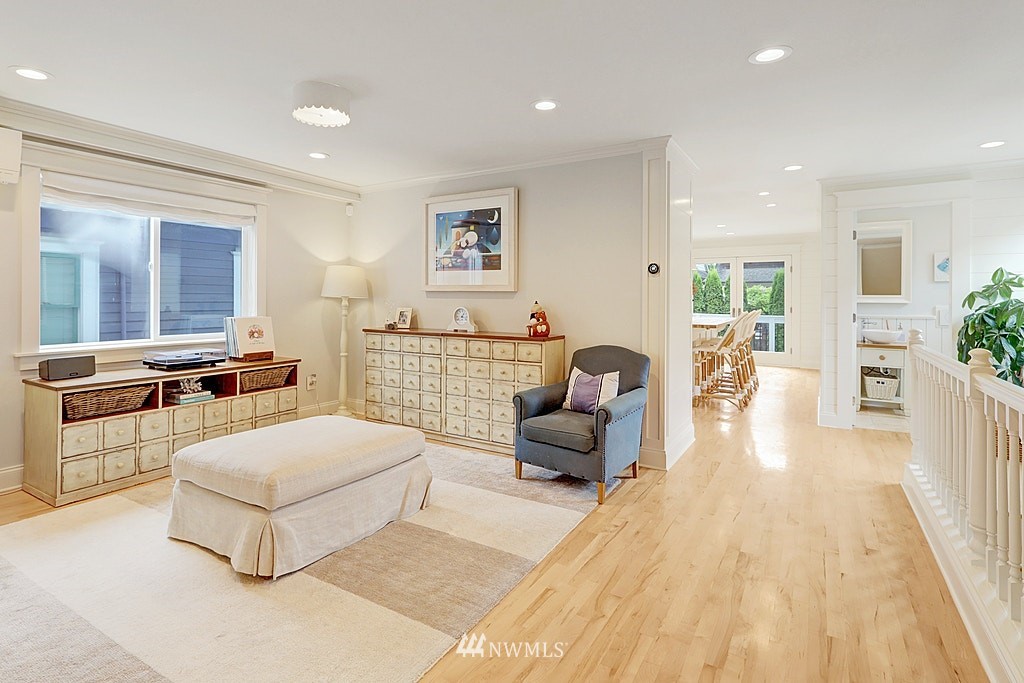 5663 Keystone Place North Seattle, WA 98103 - Photo 10 of 39 Gallery Image 10