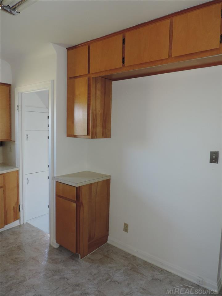 35746 Utica Road Clinton Township, MI 48035 - Photo 5 of 22