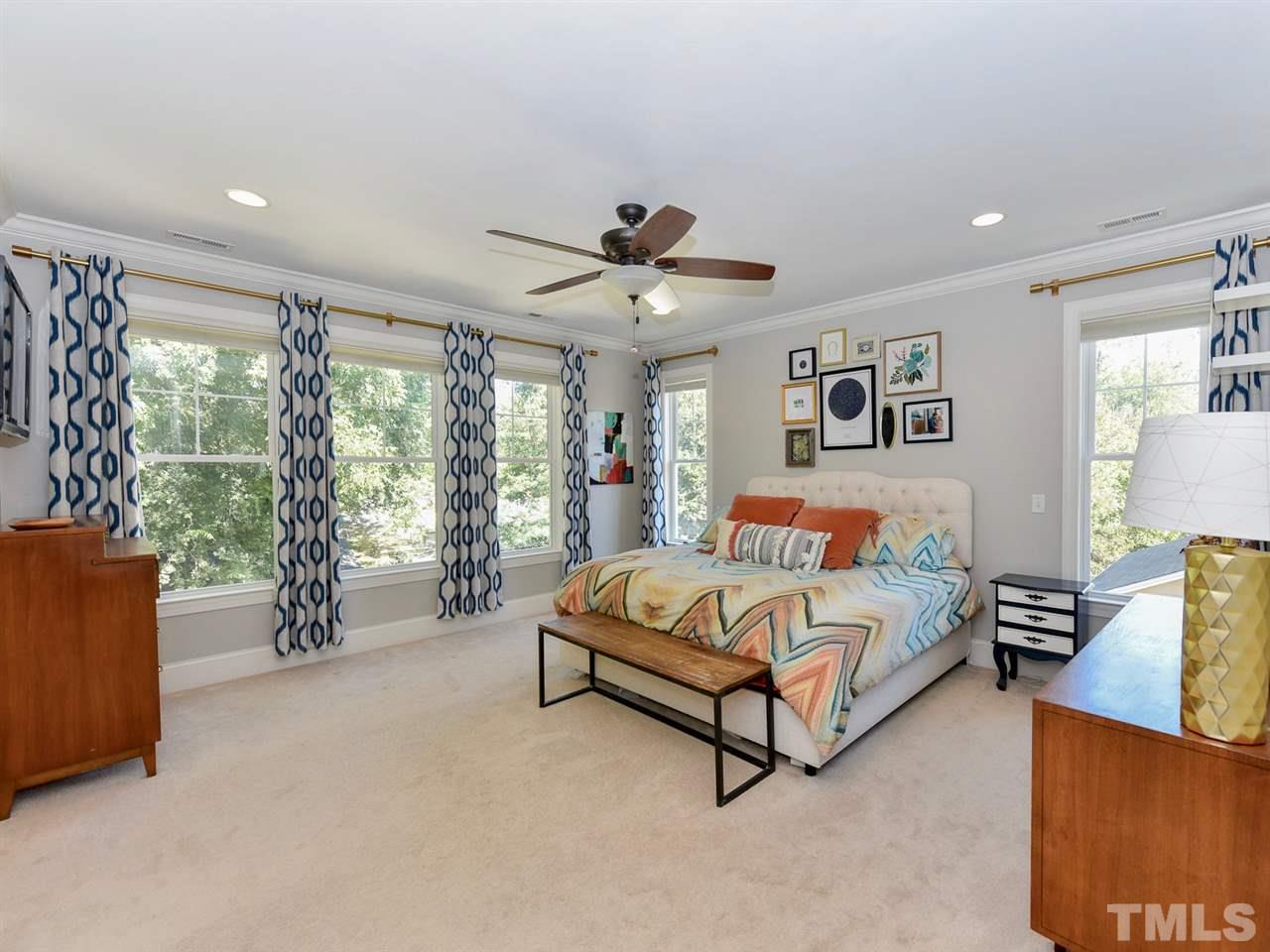 703 East Franklin Street Raleigh, NC 27604 - Photo 16 of 25 Large Master with amazing windows!
