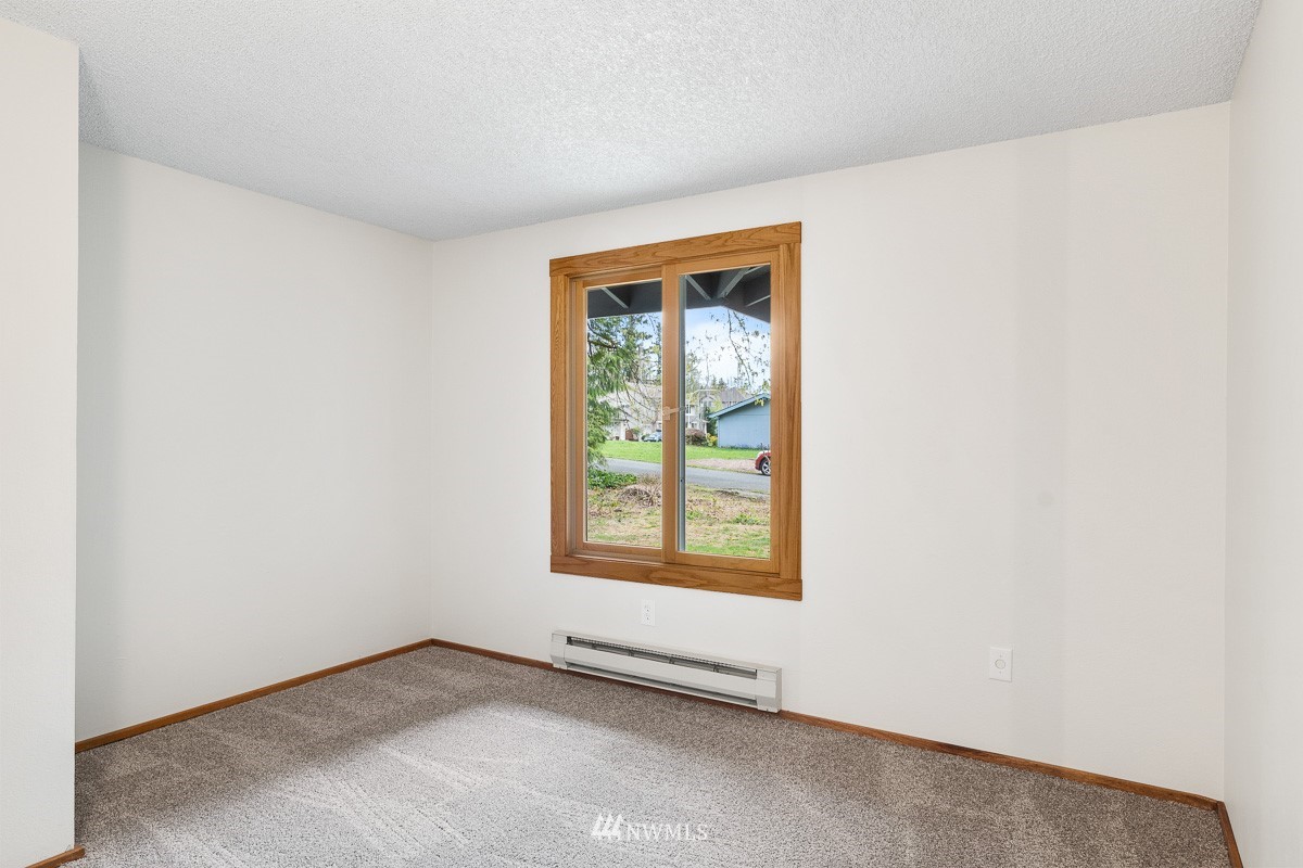 5012 Northeast 1st Court Renton, WA 98059 - Photo 11 of 29 Gallery Image 11