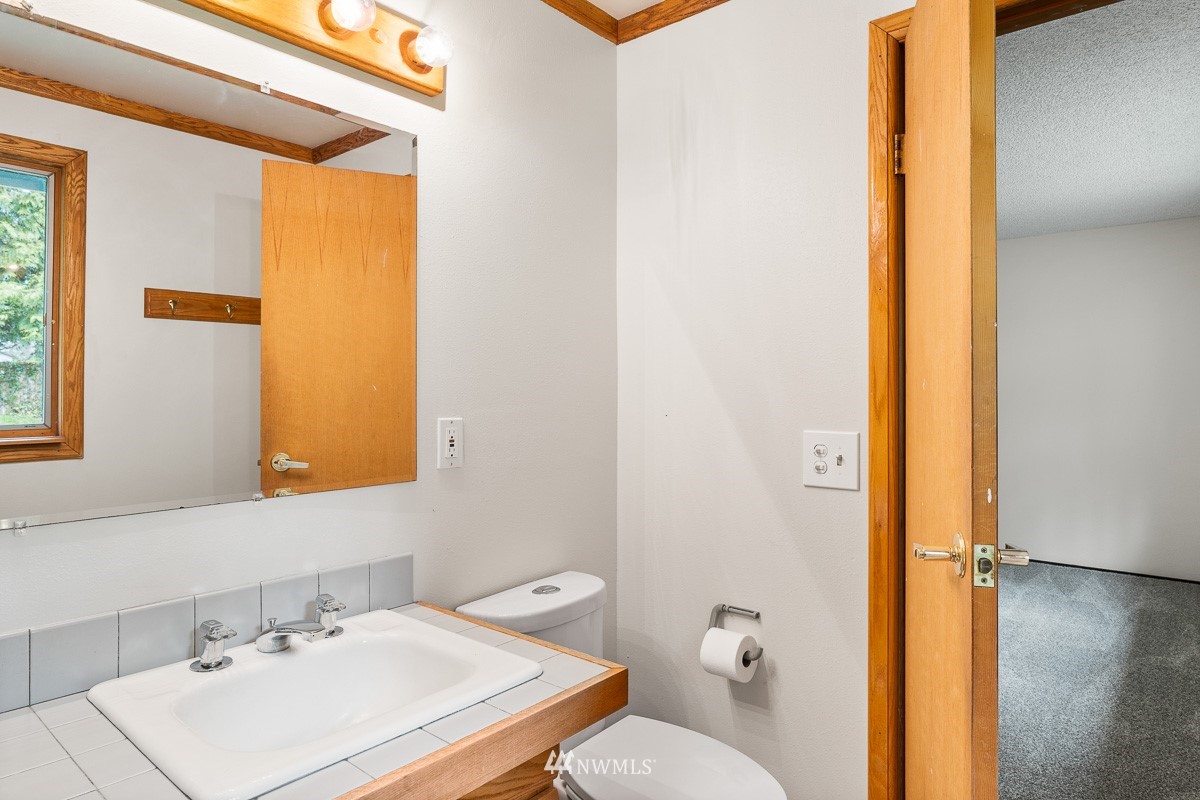 5012 Northeast 1st Court Renton, WA 98059 - Photo 17 of 29 Gallery Image 17