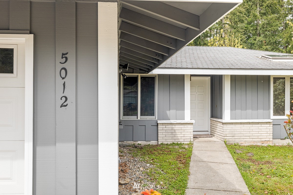 5012 Northeast 1st Court Renton, WA 98059 - Photo 5 of 29 Gallery Image 5
