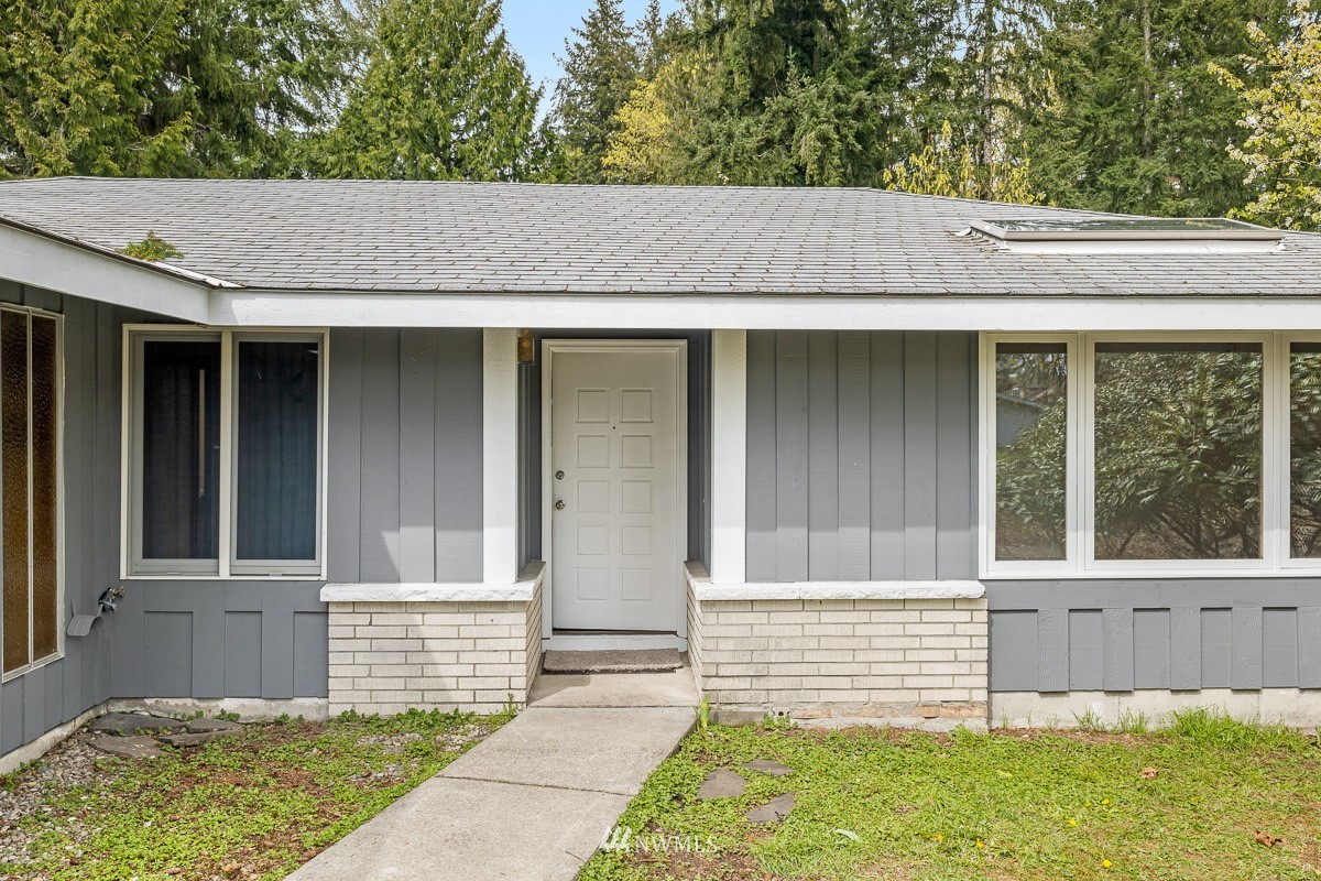 5012 Northeast 1st Court Renton, WA 98059 - Photo 6 of 29 Gallery Image 6