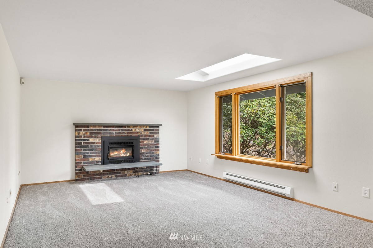 5012 Northeast 1st Court Renton, WA 98059 - Photo 8 of 29 Gallery Image 8