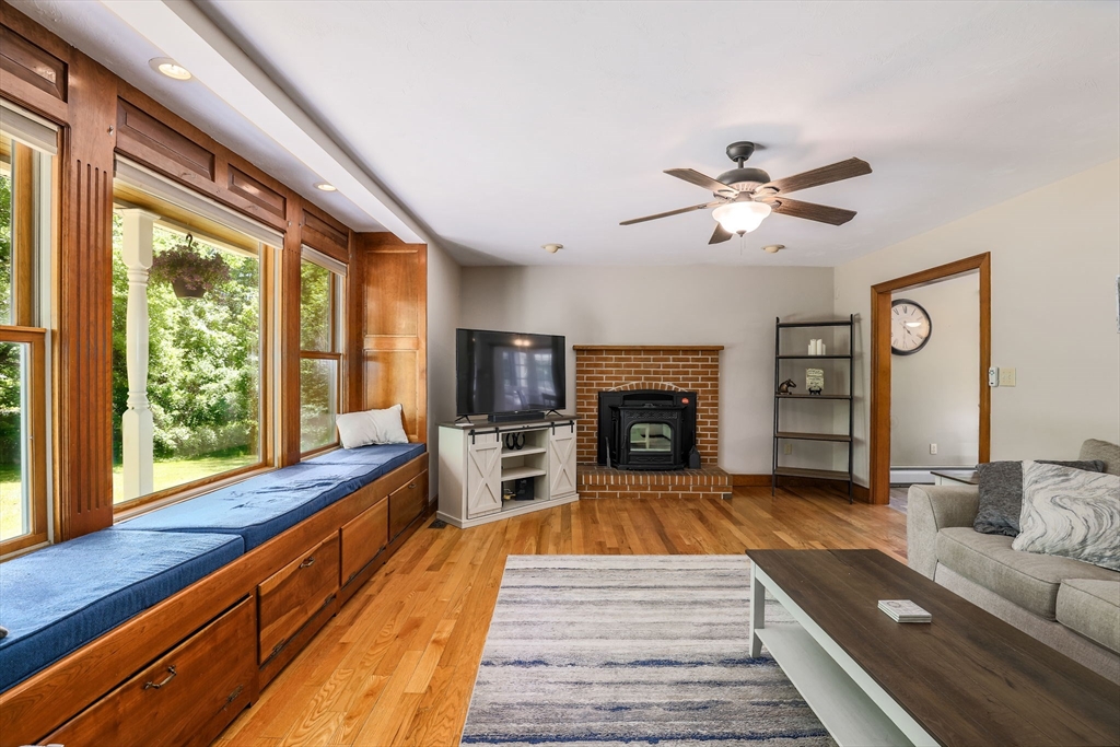 27 Davis Street Rutland, MA 01543 - Photo 18 of 39