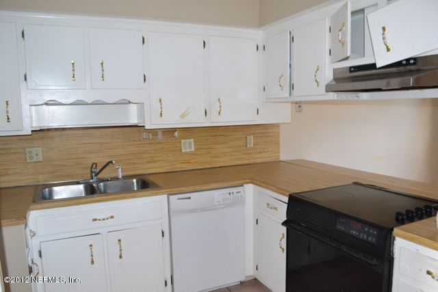 3665 Bramble Road Jacksonville, FL 32210 - Photo 3 of 11 3 Kitchen1