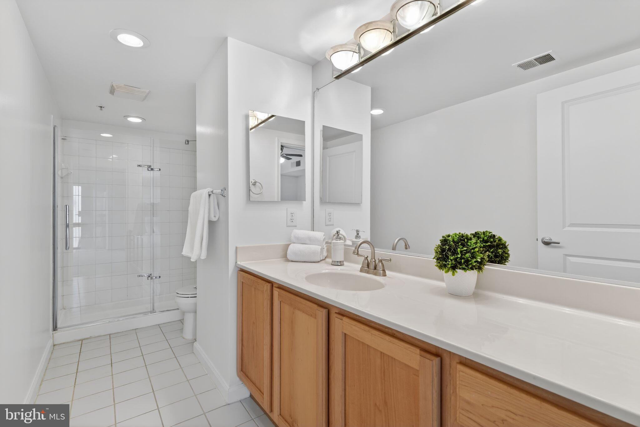 7915 Eastern Avenue Northwest, Unit 1011 Silver Spring, MD 20910 - Photo 12 of 26