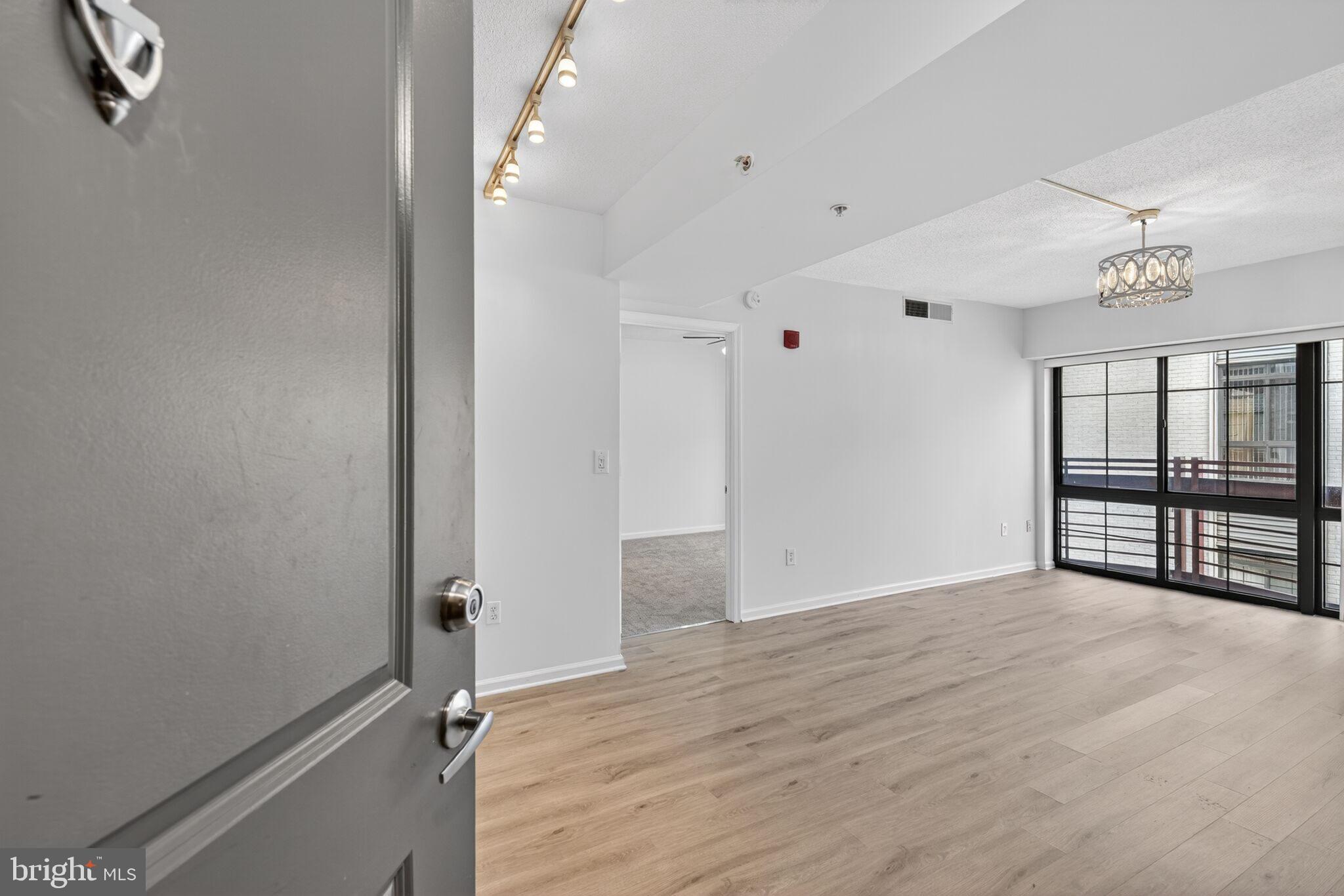 7915 Eastern Avenue Northwest, Unit 1011 Silver Spring, MD 20910 - Photo 3 of 26