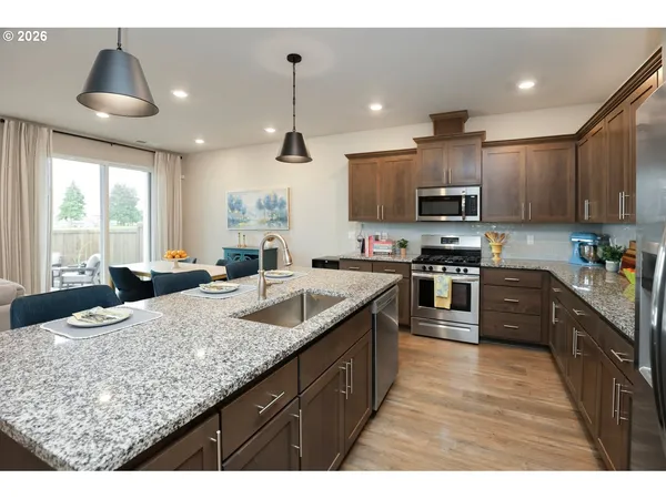 $549,900 | 2432 West 15th Avenue, Junction City, OR 97448