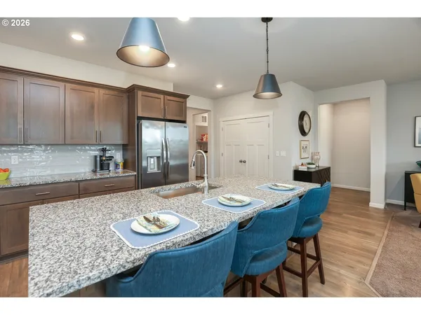 $549,900 | 2432 West 15th Avenue, Junction City, OR 97448