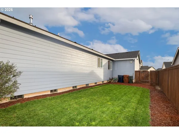 $549,900 | 2432 West 15th Avenue, Junction City, OR 97448