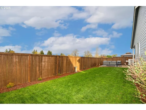 $549,900 | 2432 West 15th Avenue, Junction City, OR 97448