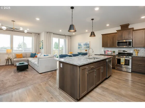 $549,900 | 2432 West 15th Avenue, Junction City, OR 97448