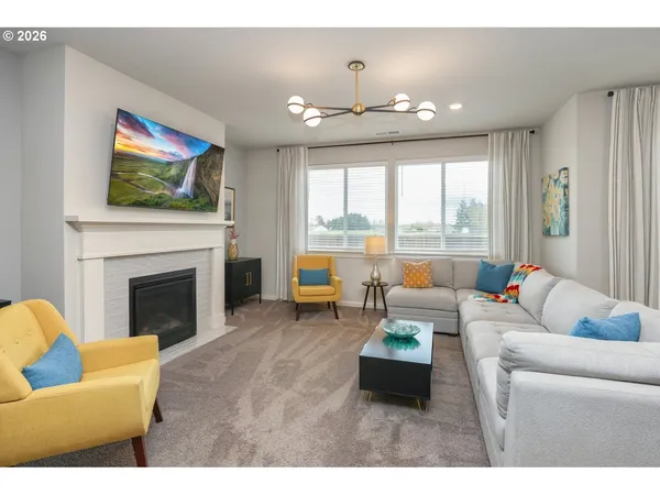 $549,900 | 2432 West 15th Avenue, Junction City, OR 97448