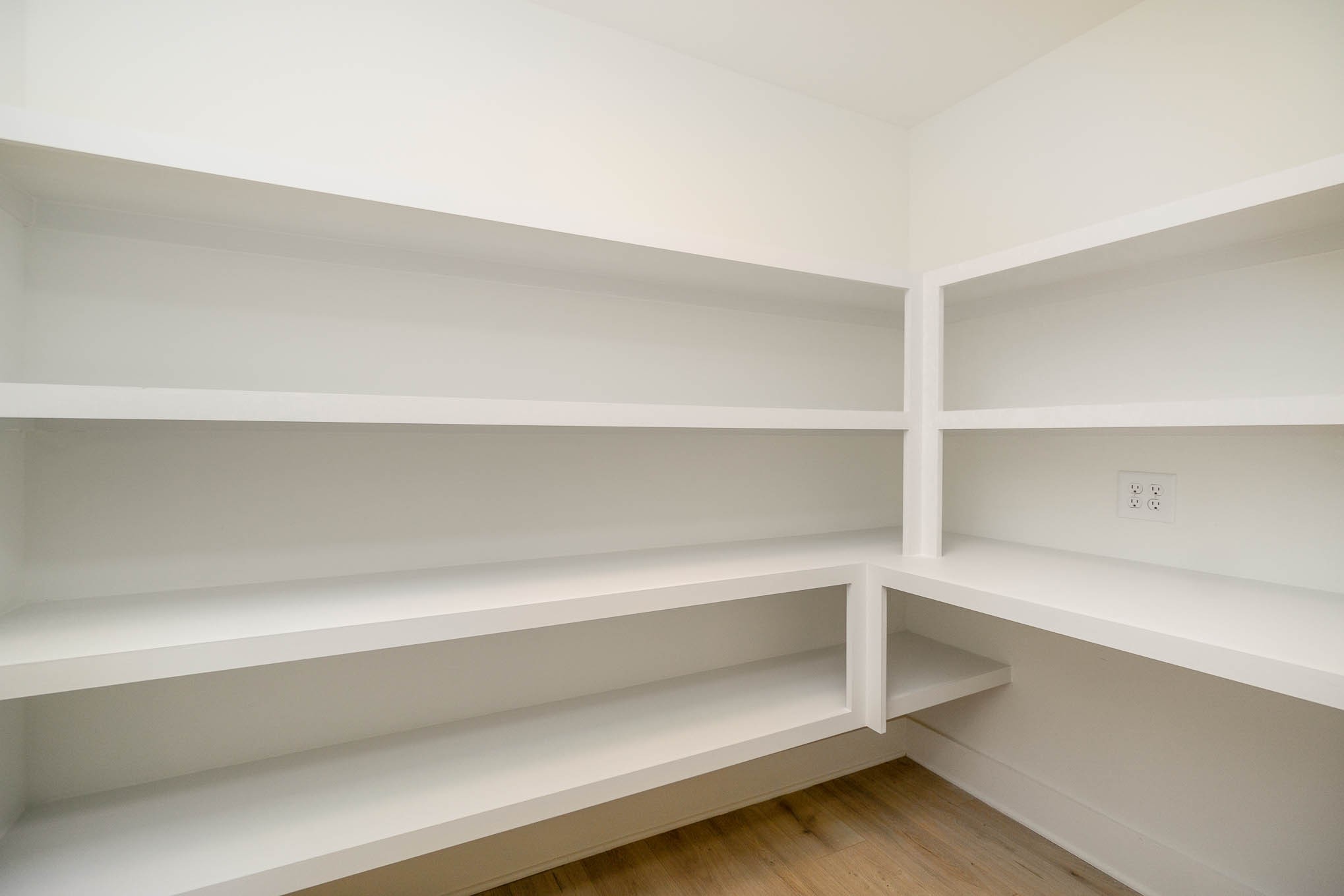 1401 Manor Road Columbia, TN 38401 - Photo 19 of 35 a view of an empty walk in closet