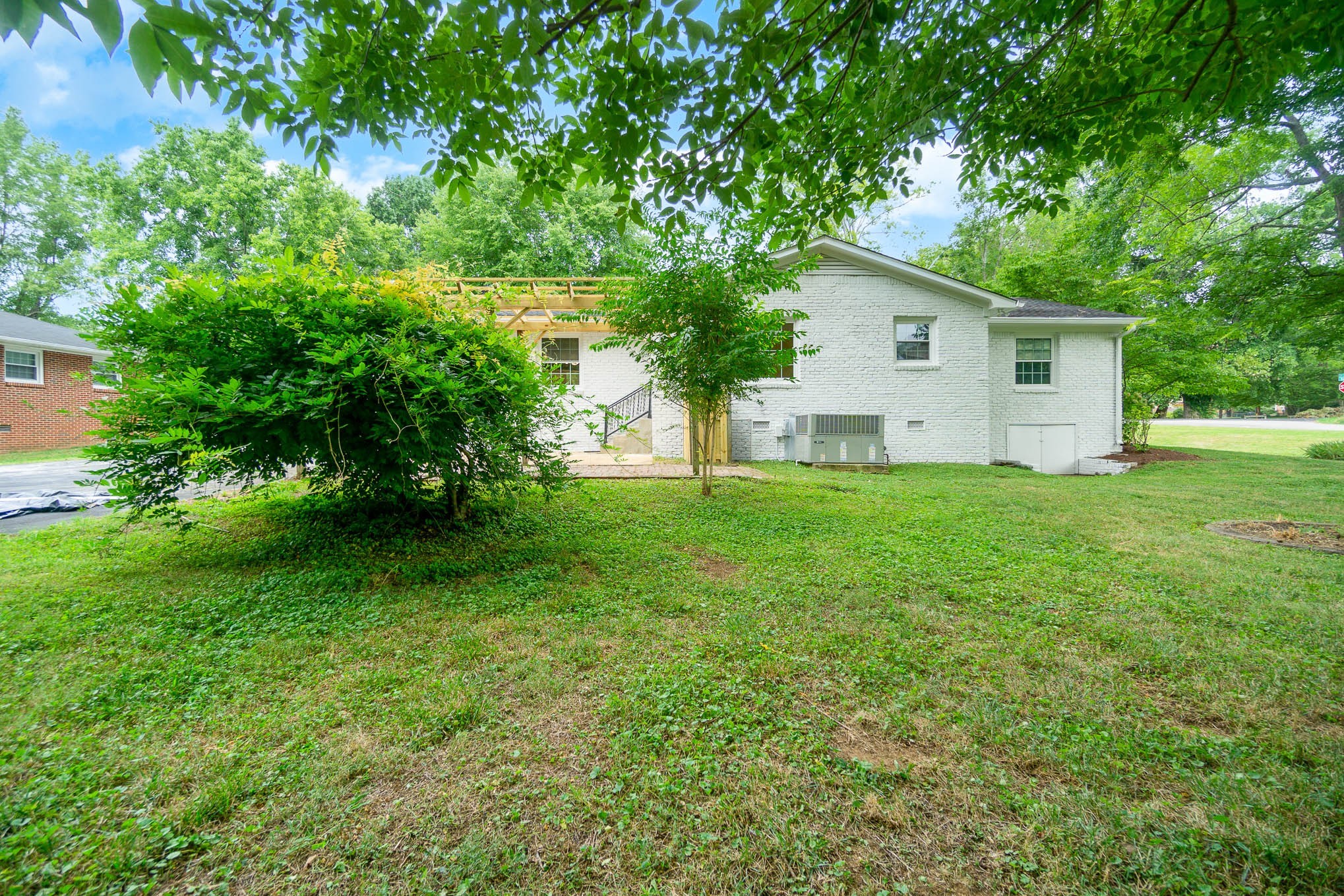 1401 Manor Road Columbia, TN 38401 - Photo 32 of 35 a view of a house with a yard