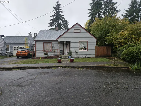 $355,000 | 749 Southwest Washington Street, Dallas, OR 97338