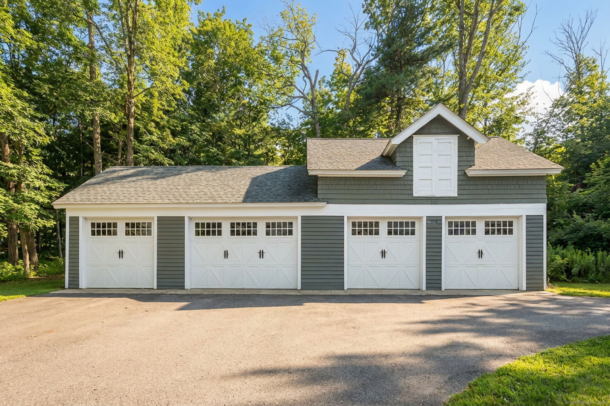 803 North Salem Road Ridgefield, CT 06877 - Photo 38 of 40 front view of a house with a garage