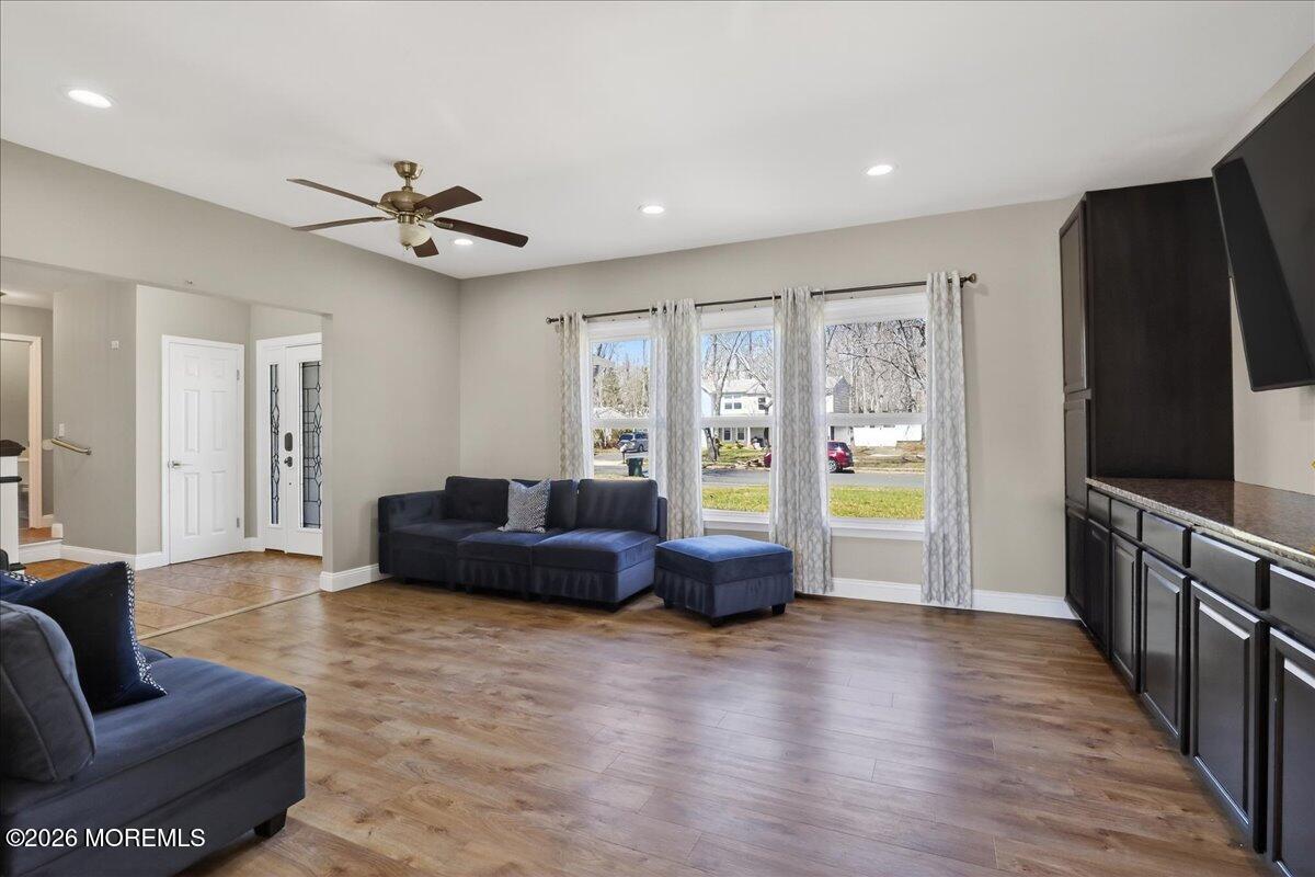 33 Ashford Road Jackson, NJ 08527 - Photo 16 of 71 16-Family Room