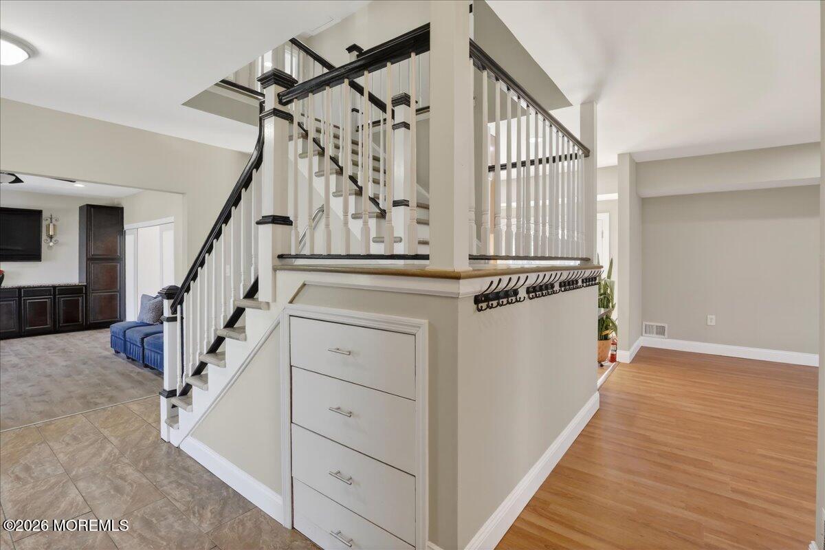 33 Ashford Road Jackson, NJ 08527 - Photo 31 of 71 31-Foyer