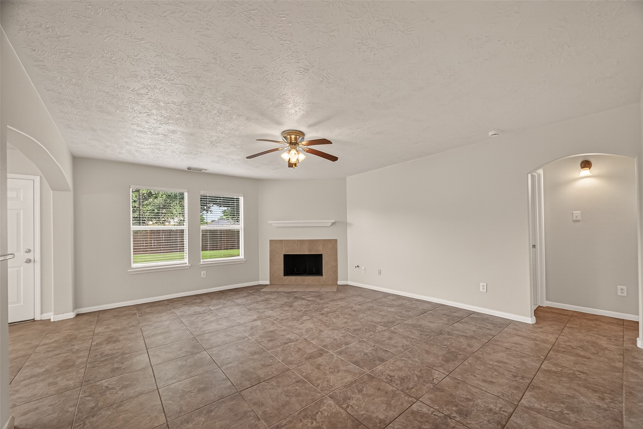 1902 Flycaster Drive Spring, TX 77388 - Photo 5 of 33
