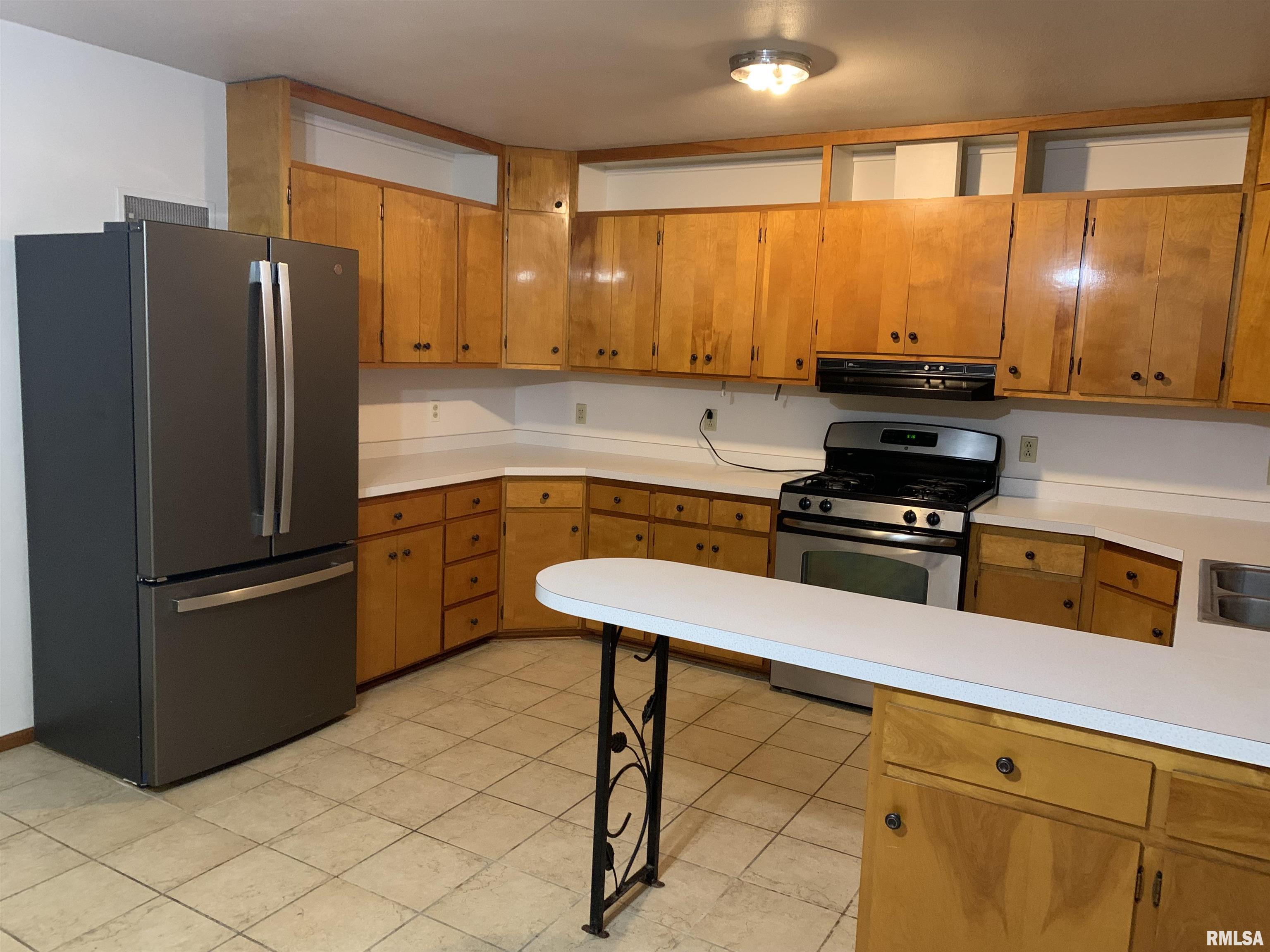 4347 North Koerner Road Peoria, IL 61615 - Photo 13 of 37