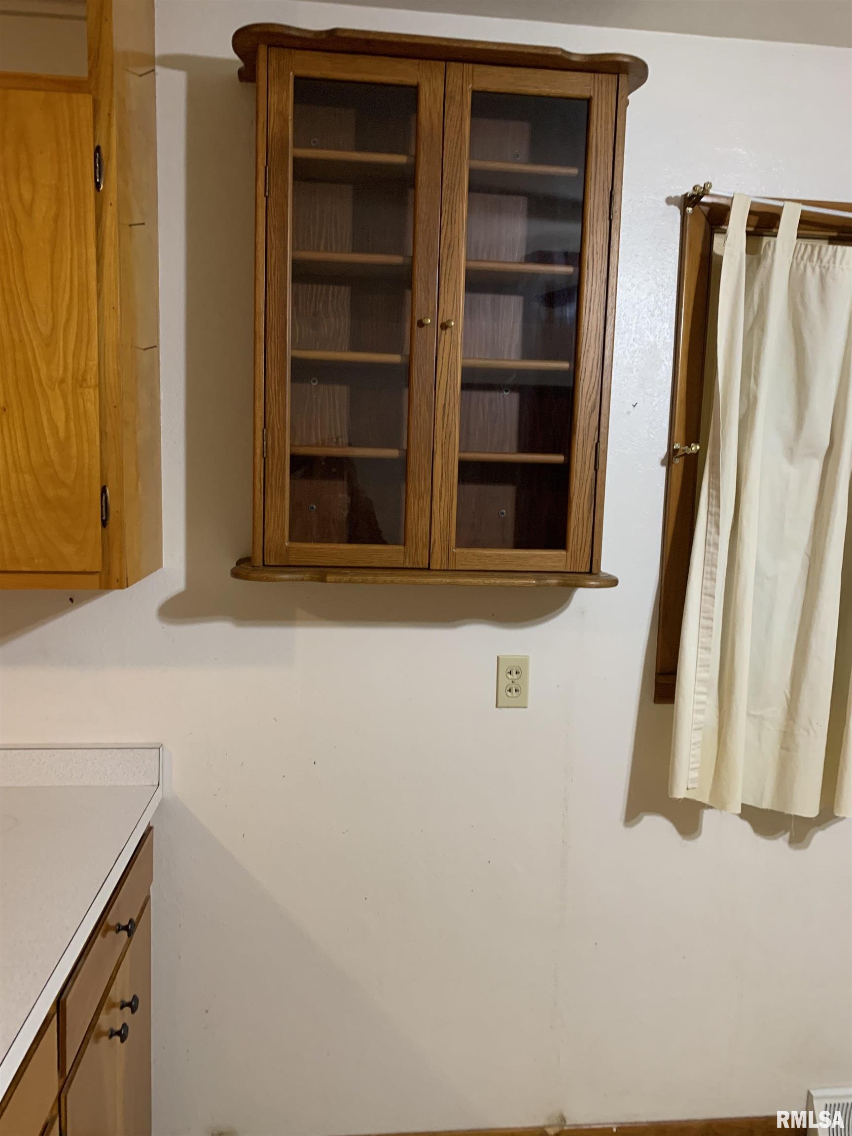 4347 North Koerner Road Peoria, IL 61615 - Photo 16 of 37