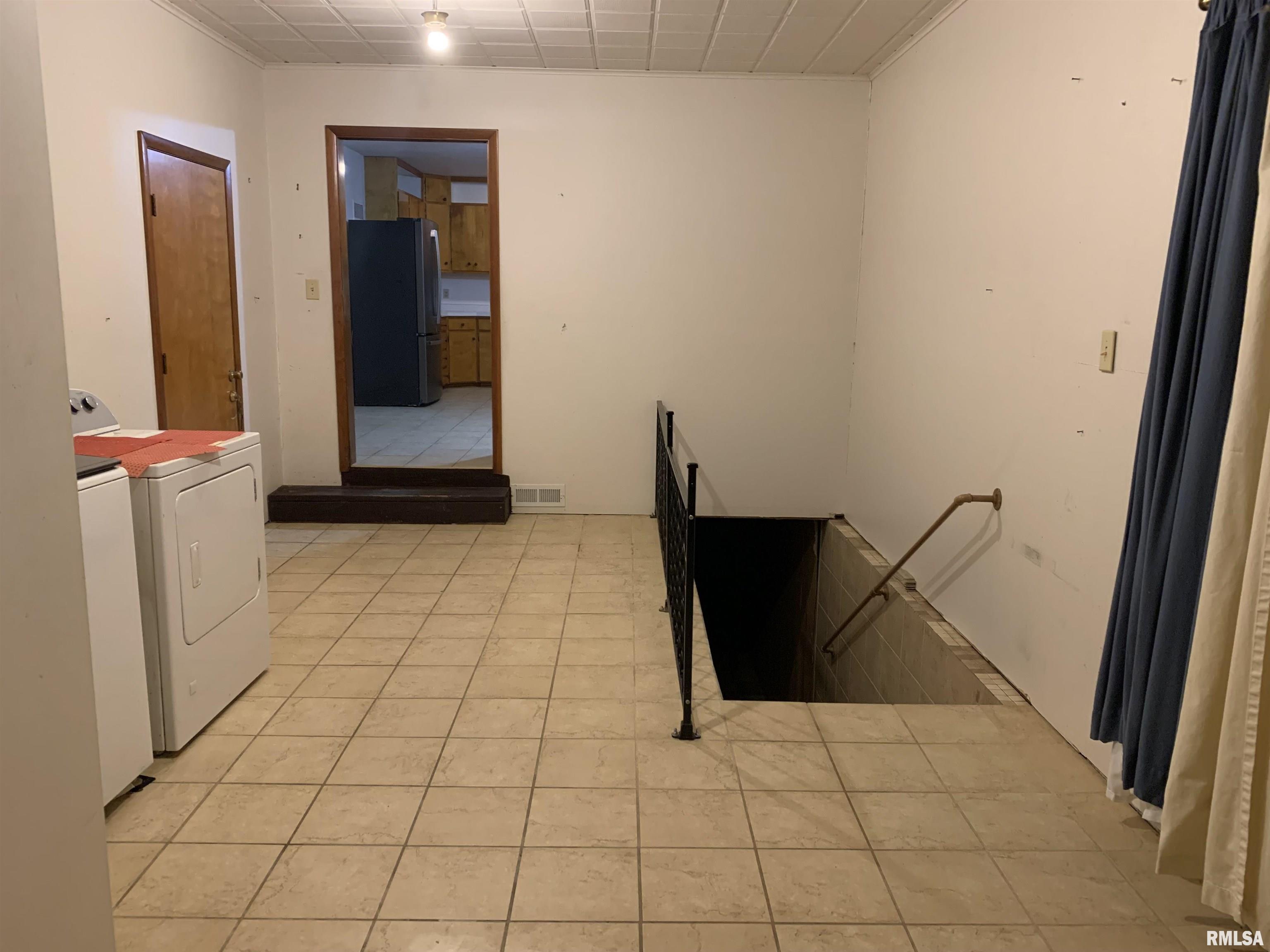 4347 North Koerner Road Peoria, IL 61615 - Photo 17 of 37