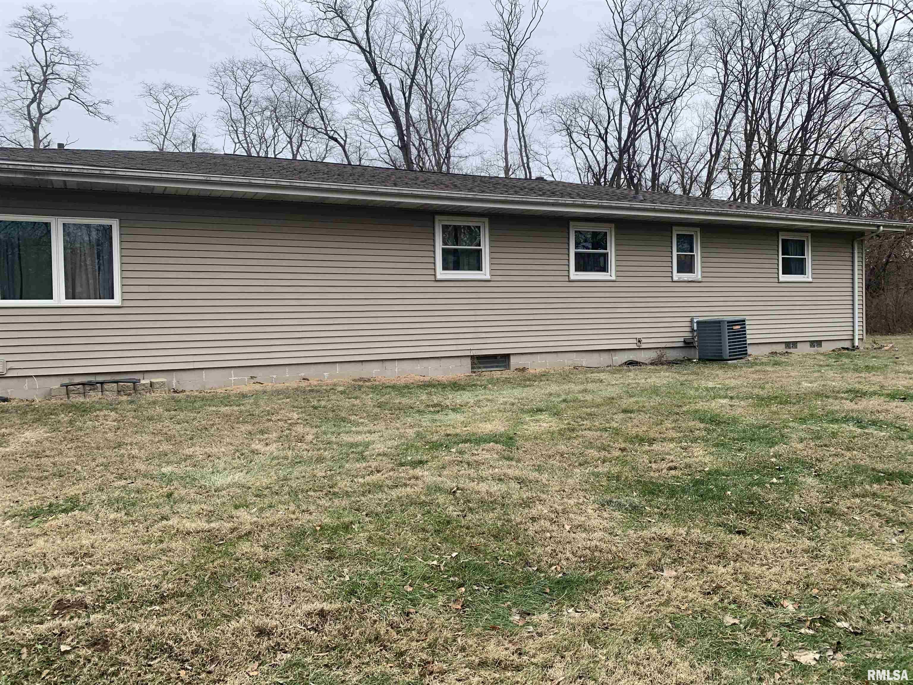 4347 North Koerner Road Peoria, IL 61615 - Photo 4 of 37