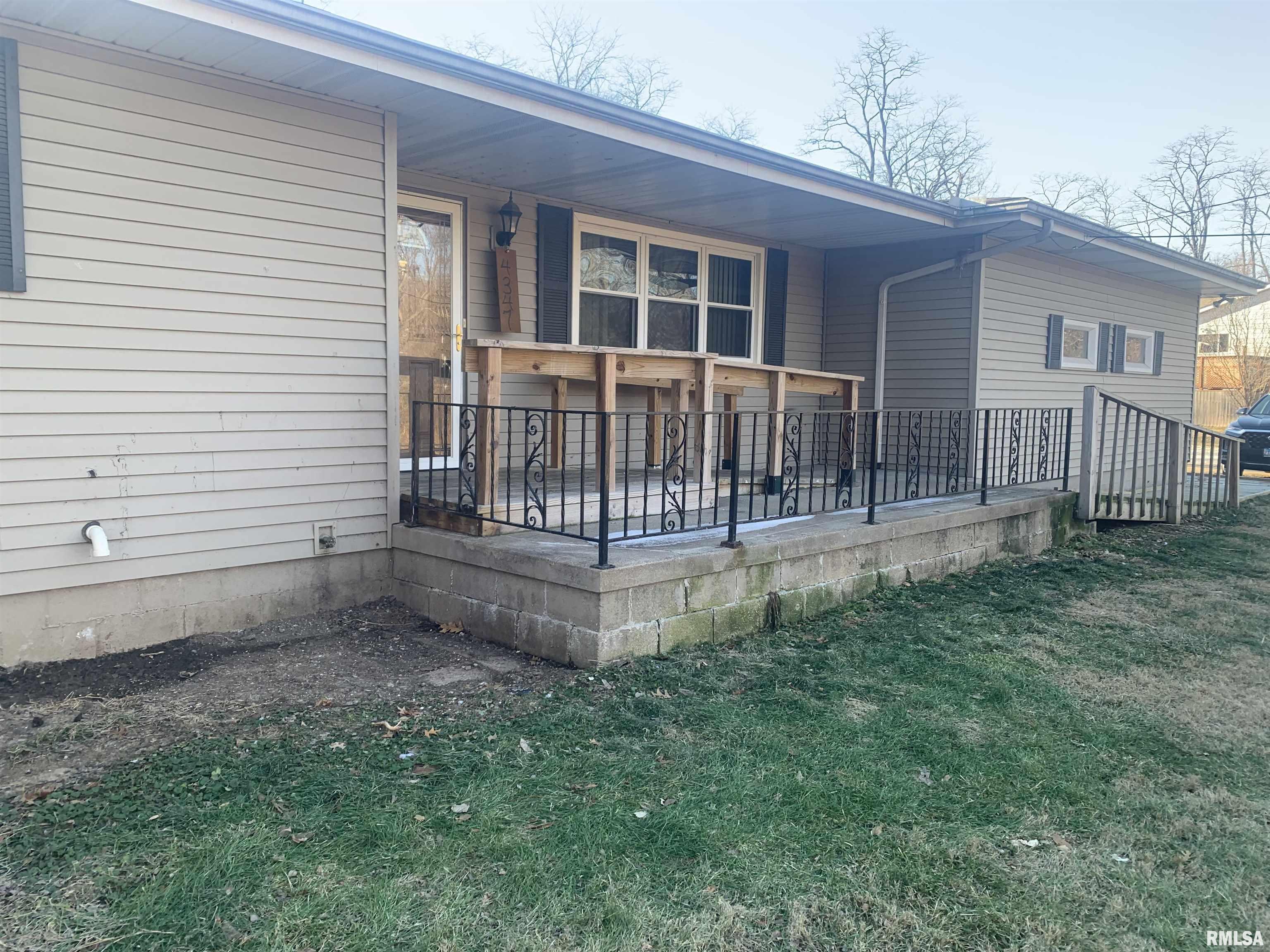 4347 North Koerner Road Peoria, IL 61615 - Photo 6 of 37