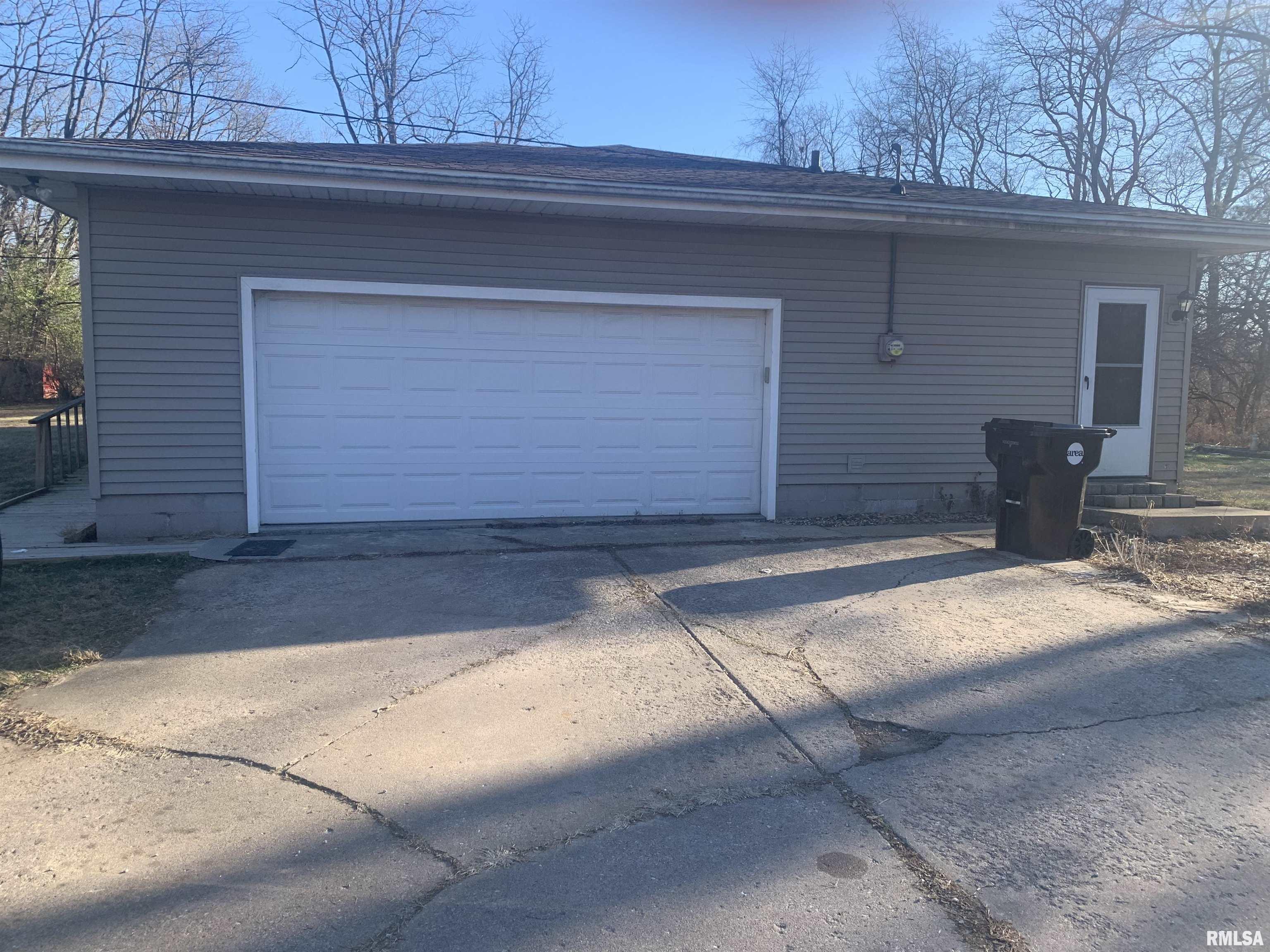 4347 North Koerner Road Peoria, IL 61615 - Photo 9 of 37