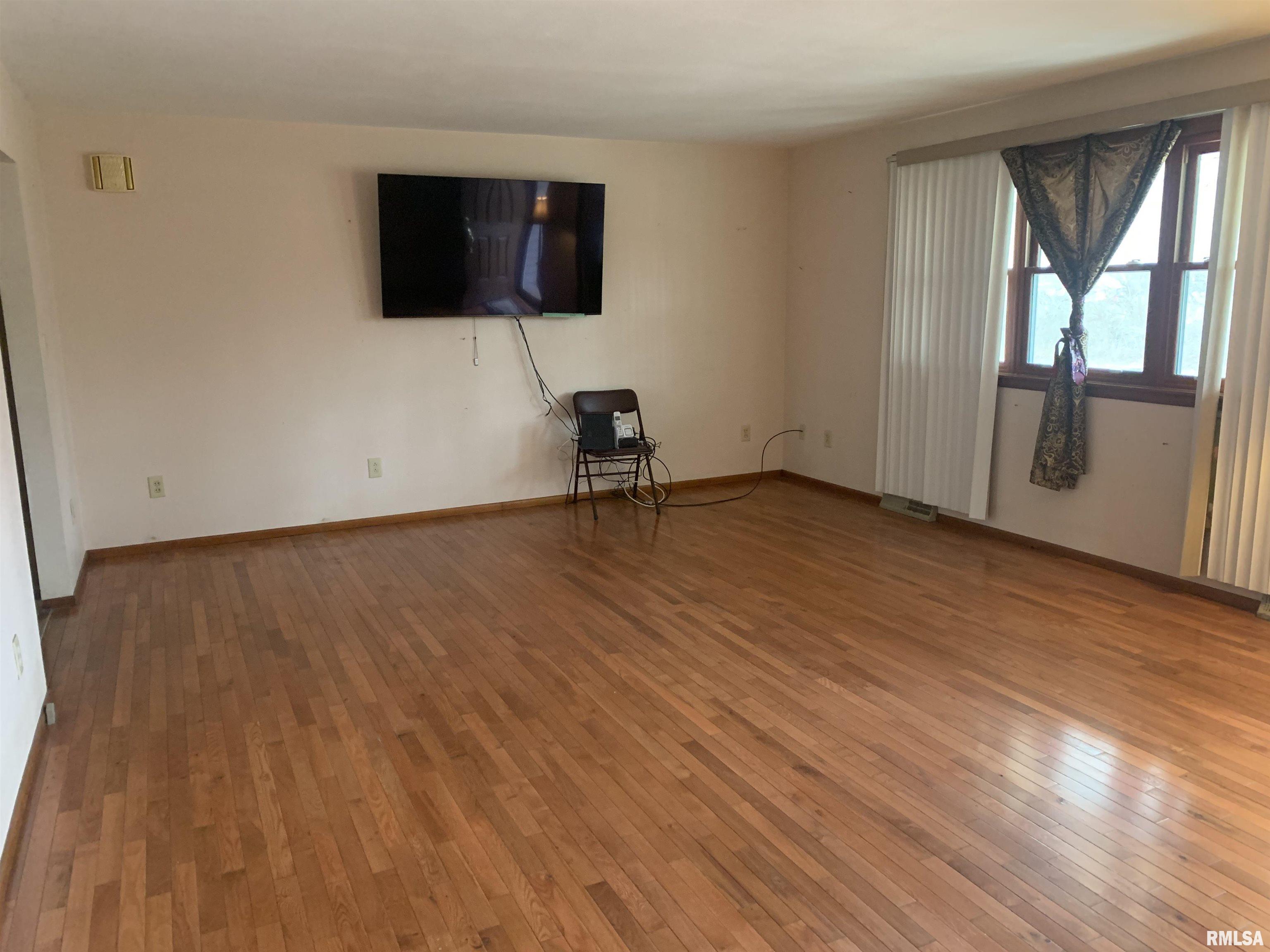 4347 North Koerner Road Peoria, IL 61615 - Photo 10 of 37