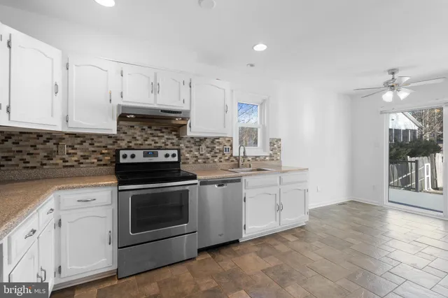 $3,600 | 2636 East Side Drive, Alexandria, VA 22306