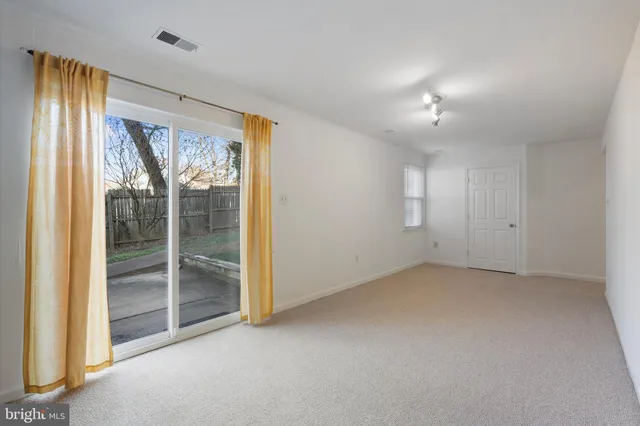 $3,600 | 2636 East Side Drive, Alexandria, VA 22306