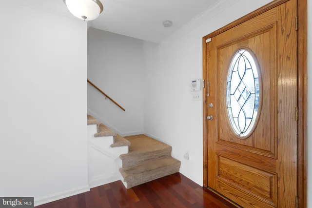 $3,600 | 2636 East Side Drive, Alexandria, VA 22306