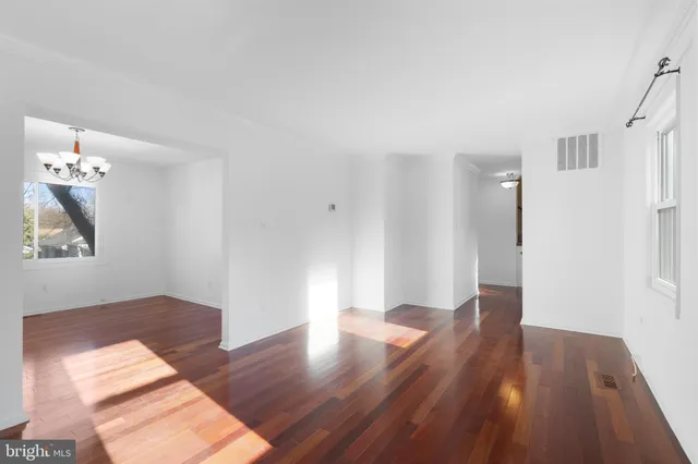 $3,600 | 2636 East Side Drive, Alexandria, VA 22306