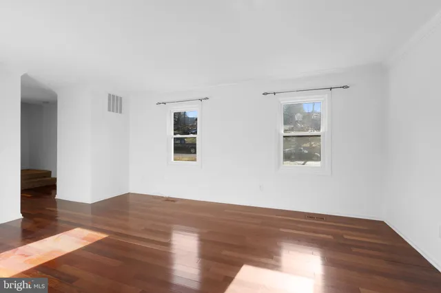 $3,600 | 2636 East Side Drive, Alexandria, VA 22306